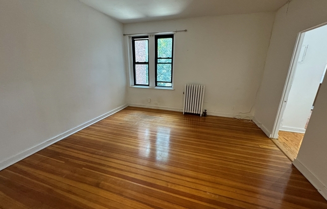 1 bed, 1 bath, 658 sqft, $2,450, Unit 12