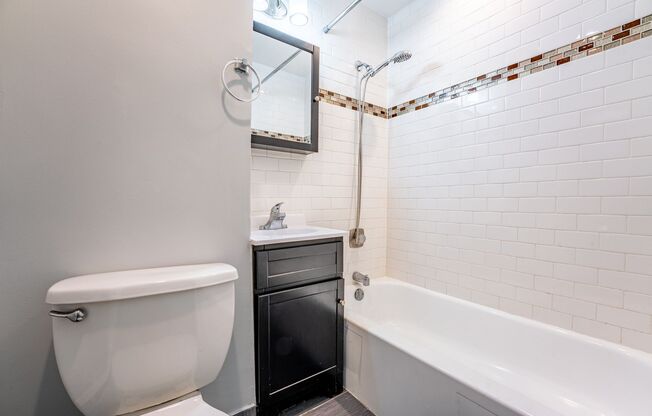 2 beds, 2 baths, 738 sqft, $2,500, Unit 504