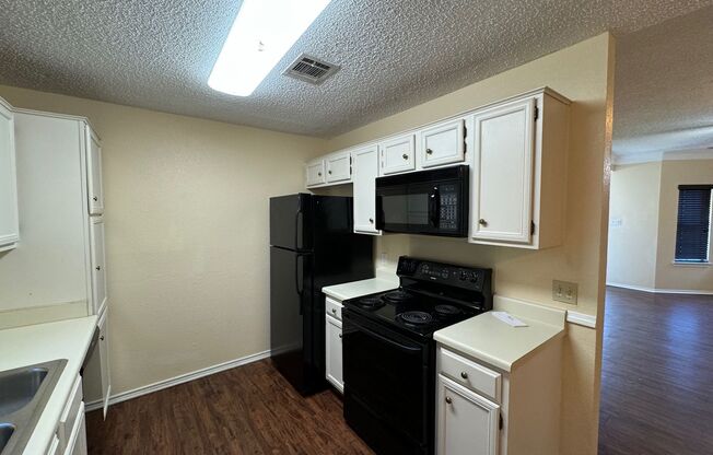 2 beds, 2 baths, $1,095