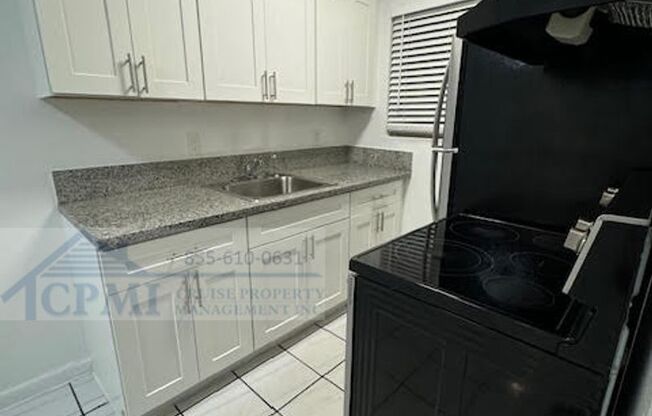 1 bed, 1 bath, 640 sqft, $1,575, Unit 11