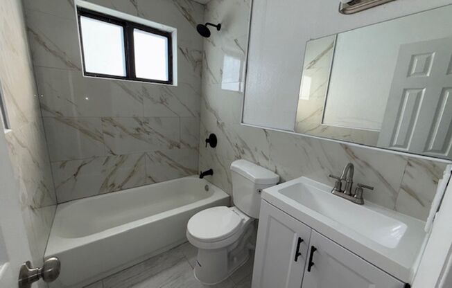 323 NW 4 Ave Hallandale, FL 33009