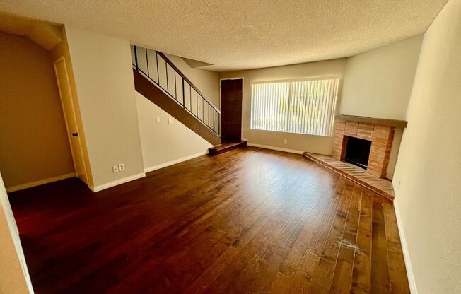 Beautiful 2B/1.5BA Condo w/ Patio & Washer/Dryer in Bay Ho!