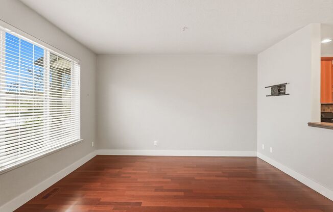 2 Bedroom, 2.5 Bathroom Townhouse in Arbor Villebois!