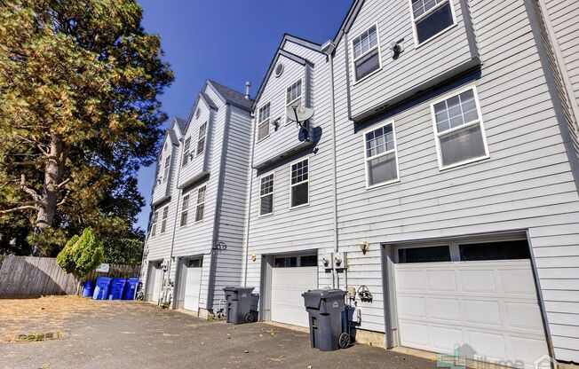 3 beds, 2 baths, 1,250 sqft, $2,600, Unit 228 - Wegner