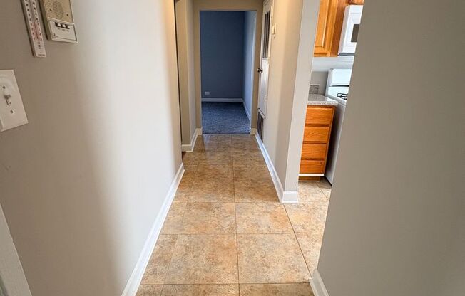 2 beds, 1 bath, 930 sqft, $1,250, Unit WL 302