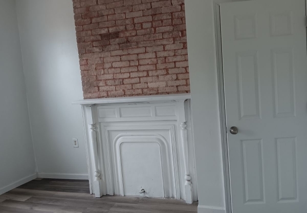 727 MARY ST