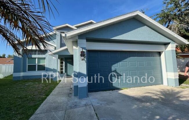 Beautiful 4 Bedroom 2.5 Bath Home with Heated Pool and Spa for Lease in Orlando