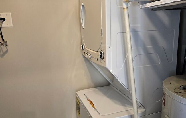 2 beds, 2 baths, 1,100 sqft, $898, Unit 617