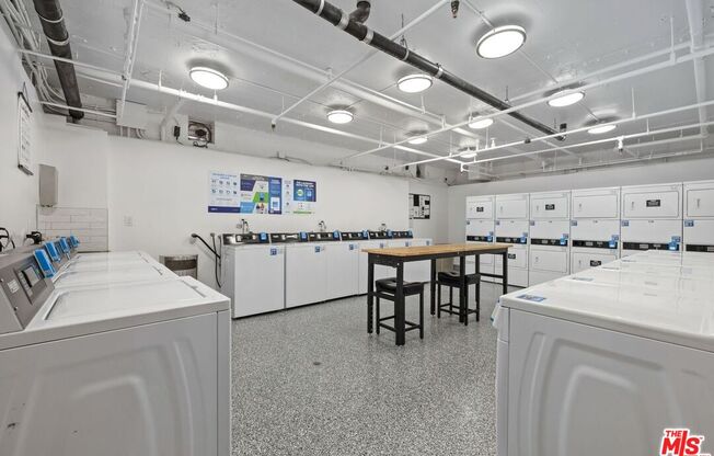 1 bed, 1 bath, 693 sqft, $3,000, Unit 228