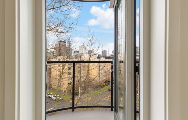 2 beds, 2 baths, 886 sqft, $3,545, Unit 401