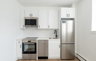 740 E 7 ST