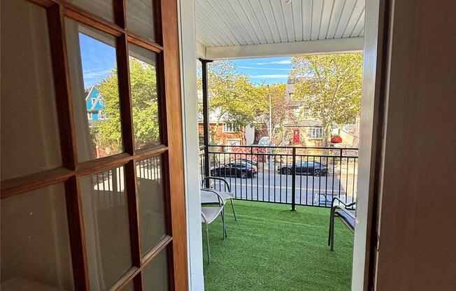 3 beds, 1 bath, 2,988 sqft, $4,300, Unit 2