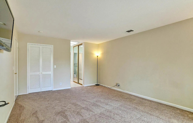 6298 BLAUER LN
