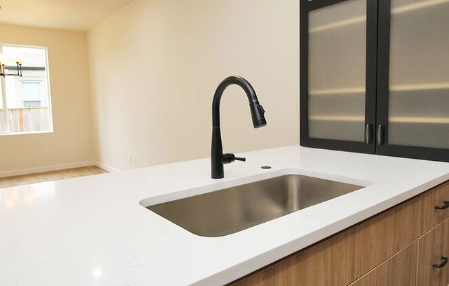 2 beds, 2.5 baths, 914 sqft, $2,295, Unit 5262