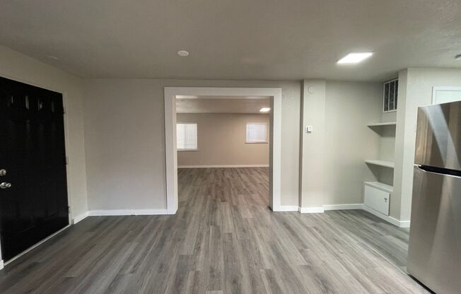 Remodeled 2 bed 1 bath close to Mid Town