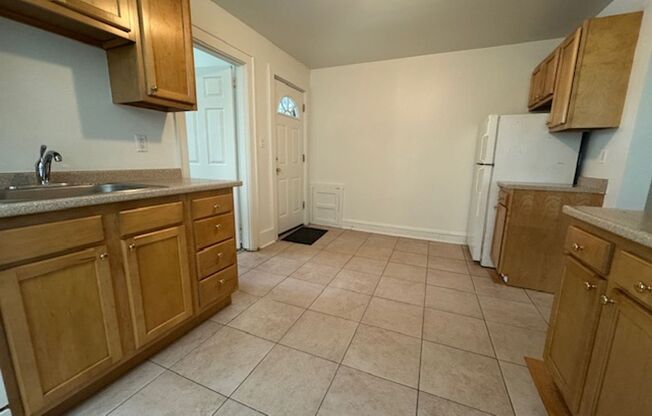 1 bed, 1 bath, 620 sqft, $1,199, Unit 7233 Penn Ave. #1B