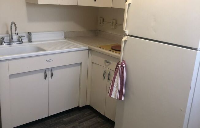 1 bed, 1 bath, 625 sqft, $665, Unit 1300-1602