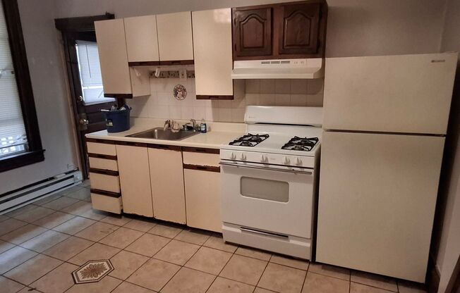 1 bed, 1 bath, $950, Unit Unit 2