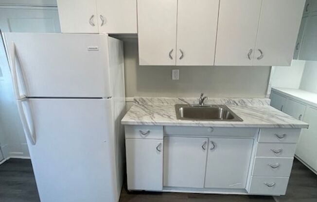 1 bed, 1 bath, $1,295, Unit 149 Hampden St #1st L