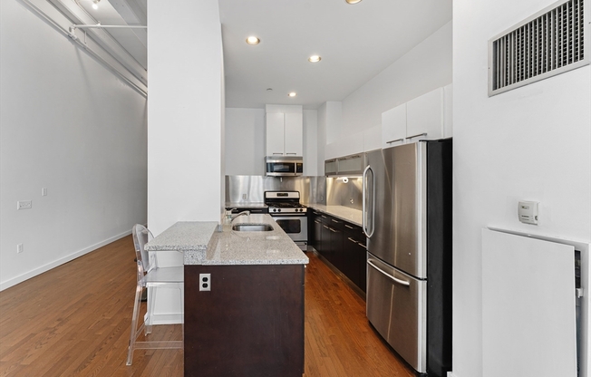 1 bed, 1 bath, 1,051 sqft, $4,200, Unit 1F