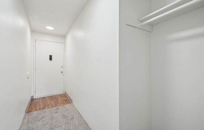 Studio, 1 bath, 425 sqft, $900, Unit S-06
