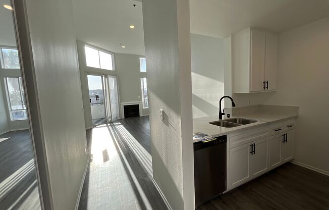 2 beds, 2 baths, 1,100 sqft, $2,148, Unit 403