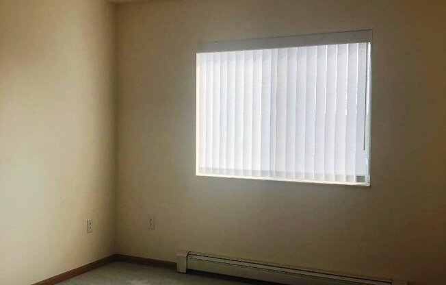 2 beds, 1 bath, 1,000 sqft, $925, Unit 212