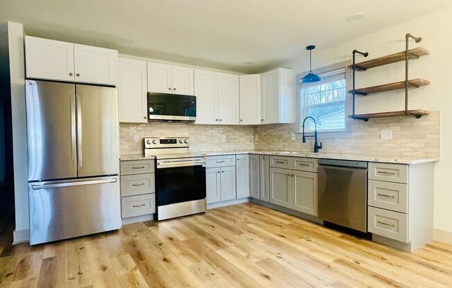 Newly Built Home minutes from Downtown Madison