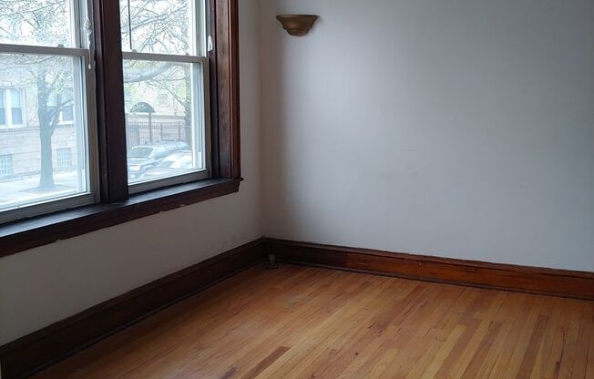 Studio, 1 bath, 600 sqft, $1,350, Unit 4828-2E