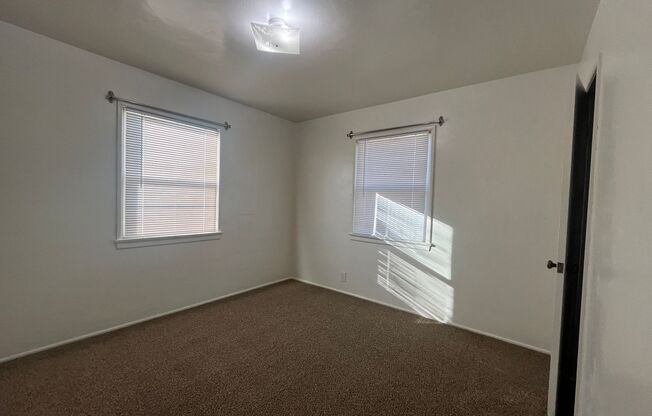 2 beds, 1 bath, $1,900