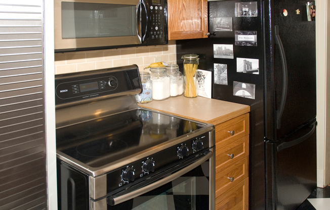 1 bed, 1 bath, 775 sqft, $1,350, Unit Apt. 2E