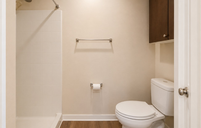 Studio, 1 bath, 154 sqft, $975, Unit 360