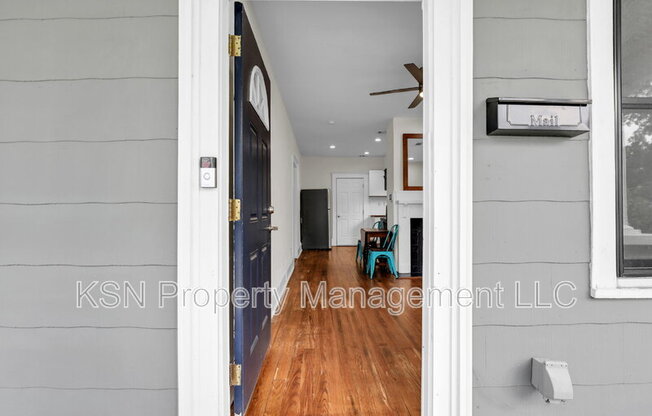 669 E 32 ST