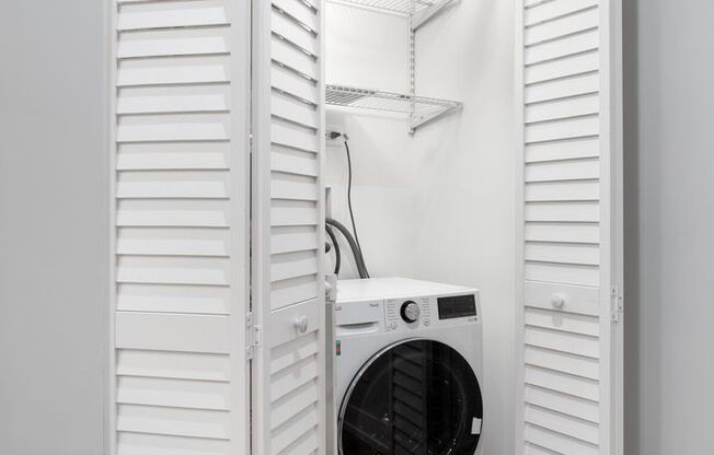 3 beds, 1 bath, 524 sqft, $2,200, Unit 1552-3E