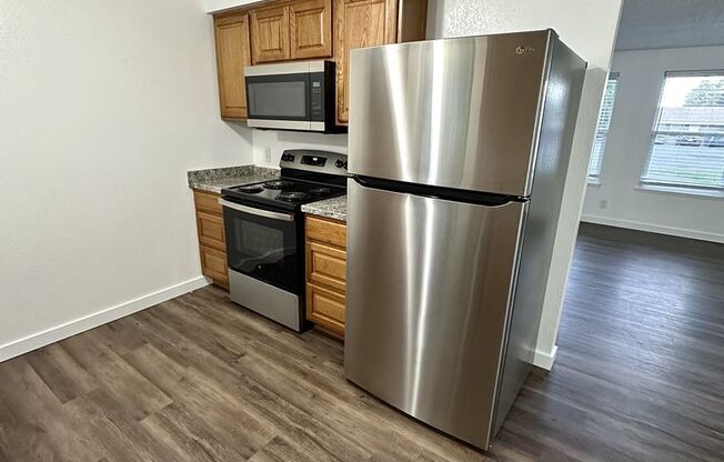 2 beds, 1 bath, $1,600, Unit 3277 W. 9th Ct. #A