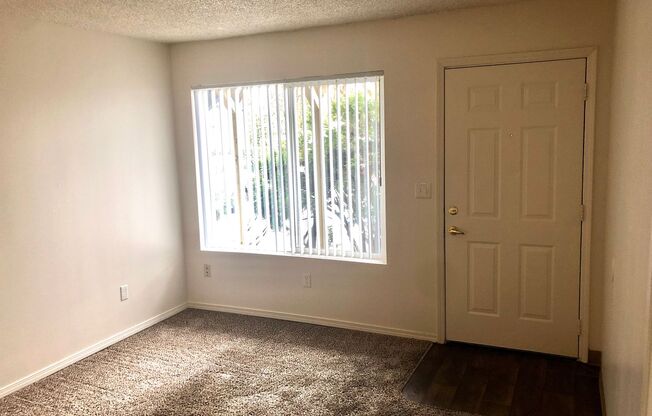 1 bed, 1 bath, 526 sqft, $1,250, Unit 27