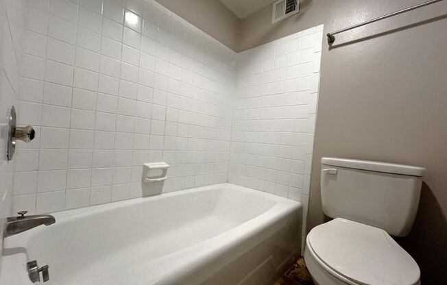 1 bed, 1 bath, 584 sqft, $835, Unit Unit 103