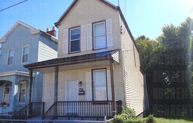 1647 Cooper St 3BR/2BA (Cincinnati) **DEPOSIT PENDING** Email Leasing@bbrents.com to join the waitlist!