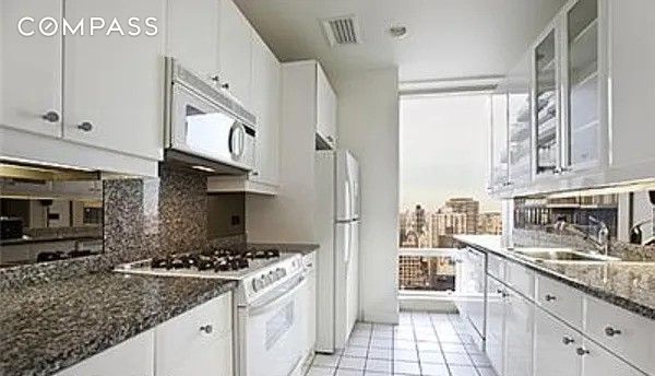 2 beds, 2 baths, $8,750, Unit 56E