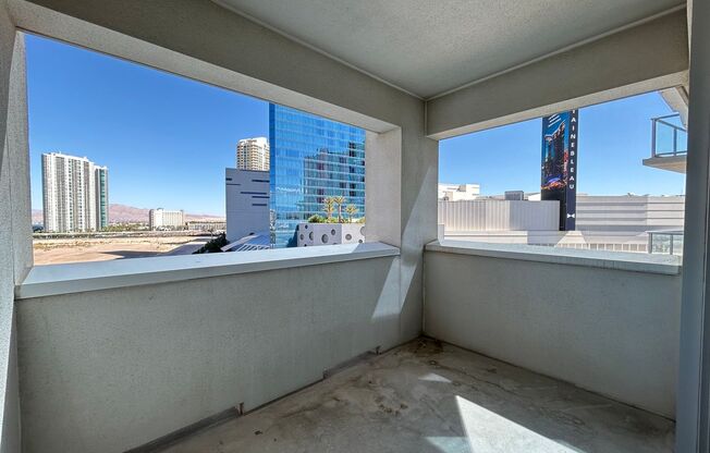 2 beds, 2 baths, $2,300, Unit # 707