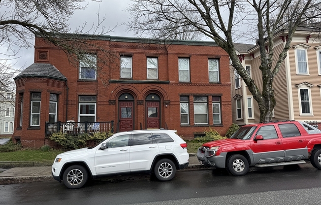 6 8 PARK ST
