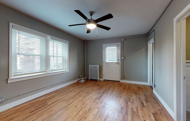 Studio, 1 bath, 290 sqft, $975, Unit 34
