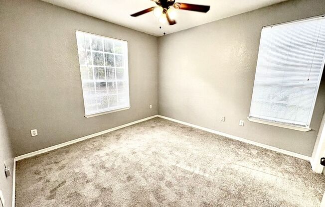 819 Grand Regency Pointe #100  (32)