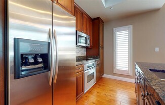 450 KNIGHTS RUN AVENUE