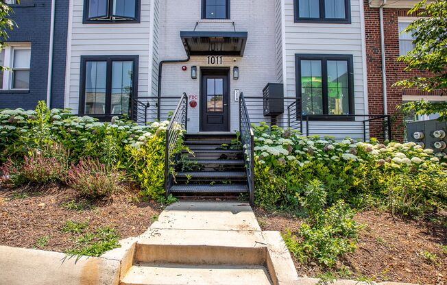 Lovely 1 BR & 1 Den/2 BA Condo in Trinidad!
