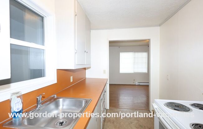 1 bed, 1 bath, $1,195, Unit 8432