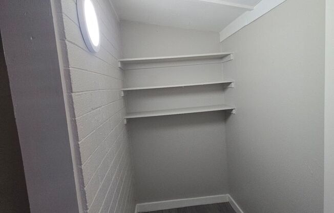 2 beds, 1 bath, 850 sqft, $1,195, Unit 18