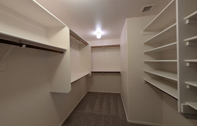 4 beds, 2.5 baths, $2,400