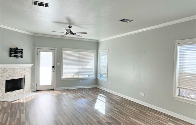 Renovated 3-bedroom Home in Huttoparke