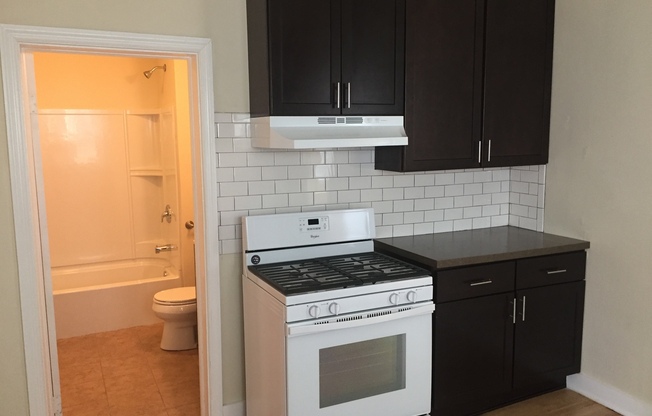 2564 N Humboldt Blvd